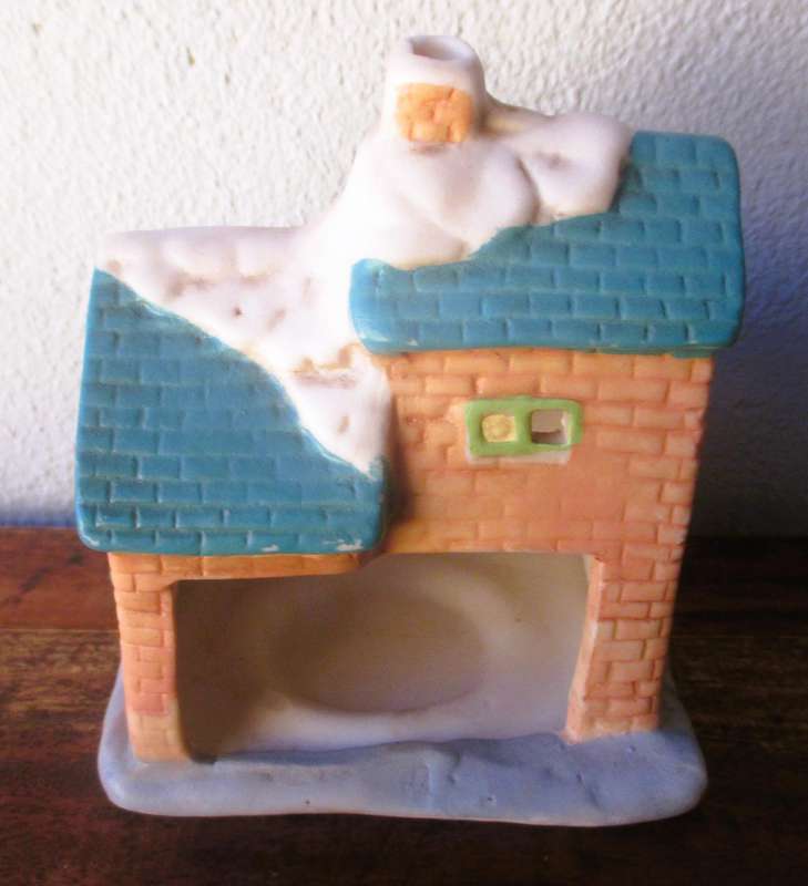 Vintage Christmas Village House Hand Painted Porcelain Tea candle holder. 120x100x80mm