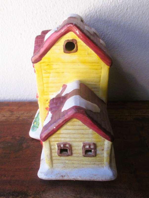 Vintage collectables porcelain Christmas Savings house. 130x180x100mm