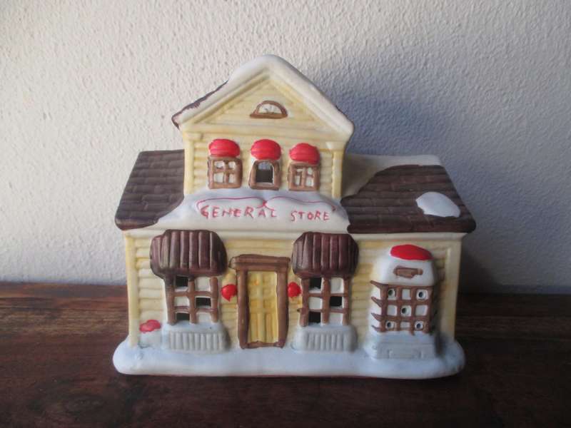 Vintage collectables porcelain Christmas General Store Savings house. 130x150x100mm
