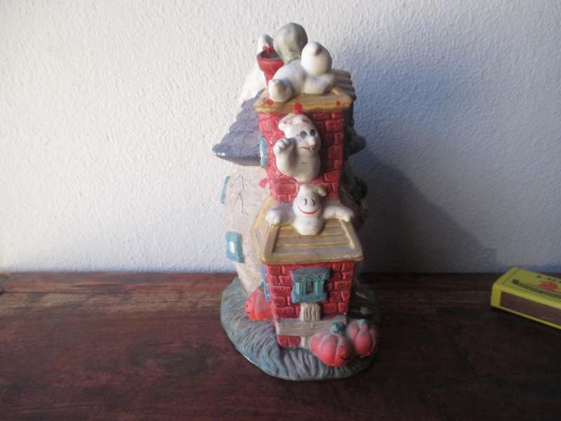 Vintage Spooky Hollow Cat Hotel Porcelain Halloween Village light House. chips as per photo 140x190