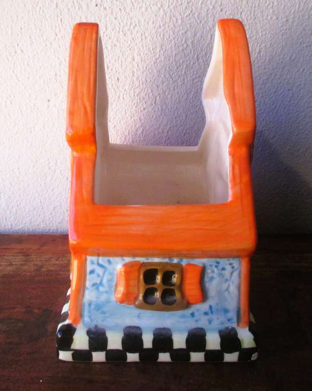 Halloween Haunted House Trick or Treat Candy Dish, Ceramic.  150x150mm