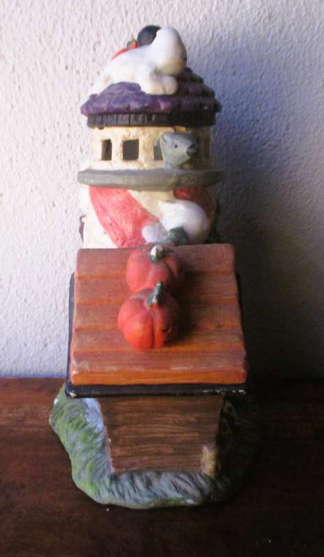 Vintage Spooky HollowBoo House Porcelain Halloween Village light House. 190x130x100mm
