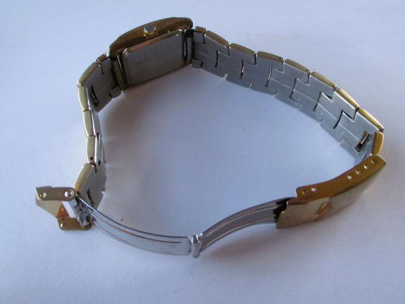 Vintage Lady gold color. Lorus watch. Lovely item. Working.