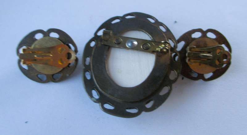 Vintage Porcelain and bronze brooch and clipon earring set.