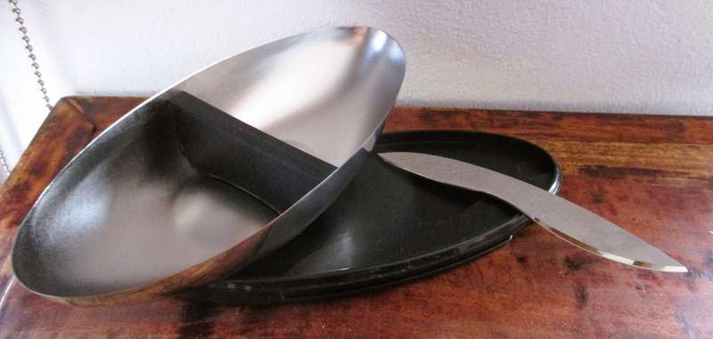 Nambe Minimalist Modern Cheese and Nut Bowl W/ Built-in Knife for Serving and Picnics , in box