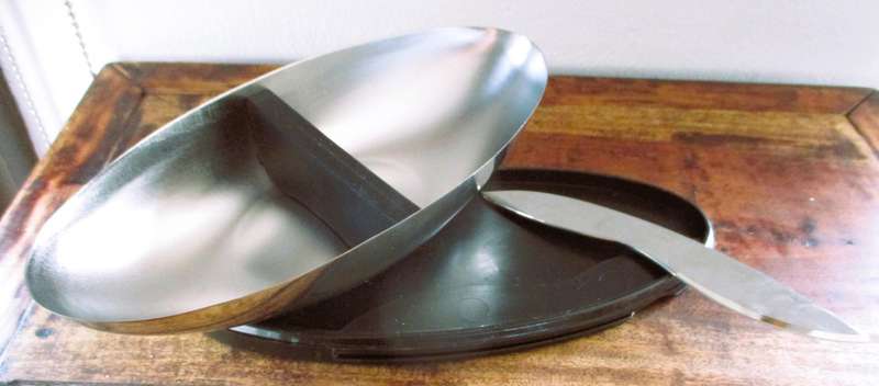 Nambe Minimalist Modern Cheese and Nut Bowl W/ Built-in Knife for Serving and Picnics , in box