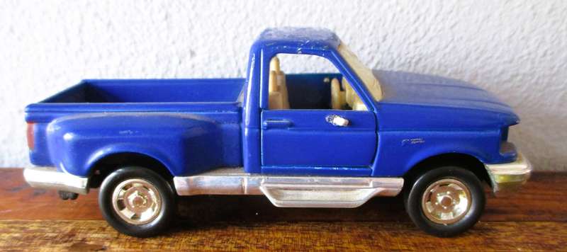 1/43 Road Champs F-150 stepside pickup blue diecast model