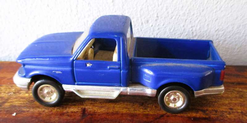 1/43 Road Champs F-150 stepside pickup blue diecast model