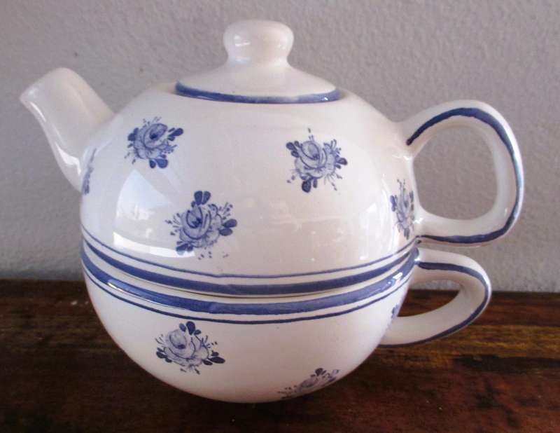 Teapot & Cup Blue Rose Tea For One