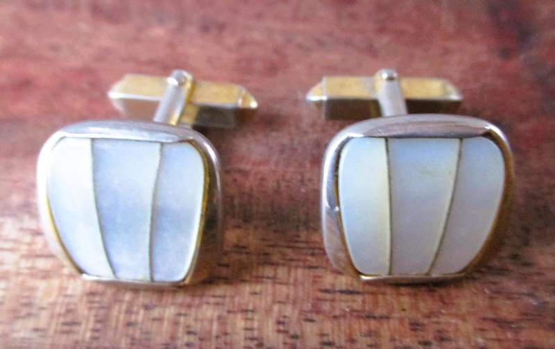 Vintage pair of Mother of Pearl cufflinks