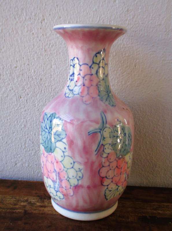 Vintage Chinoiserie Pink grape design porcelain vase , 170mm high.