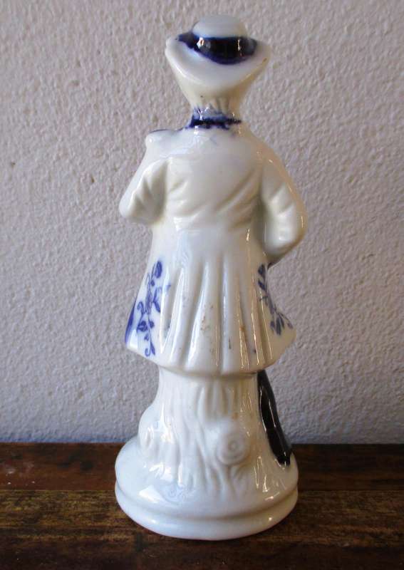 Vintage Blue & White Porcelain Victorian-style Figurines, Man. Made in Taiwan 145mm high.