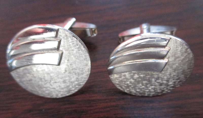 Vintage round silver color cufflinks