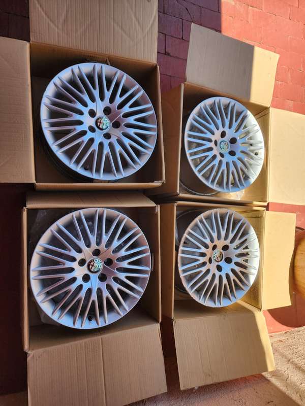OEM 17" Alfa Romeo Giulietta wheels