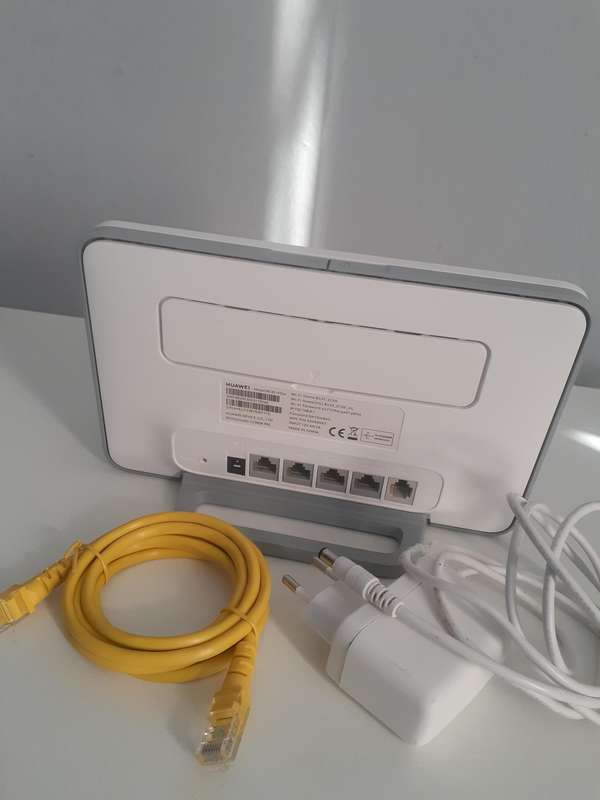 HUAWEI 4G CPE 3 LTE Wi-Fi Router - Accepts SIM Card