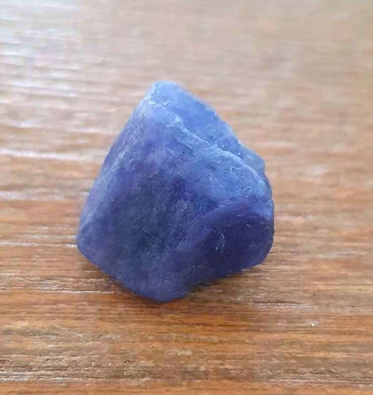 TANZANITE 57.22Cts. NATURAL VIOLET BLUE  ROUGH