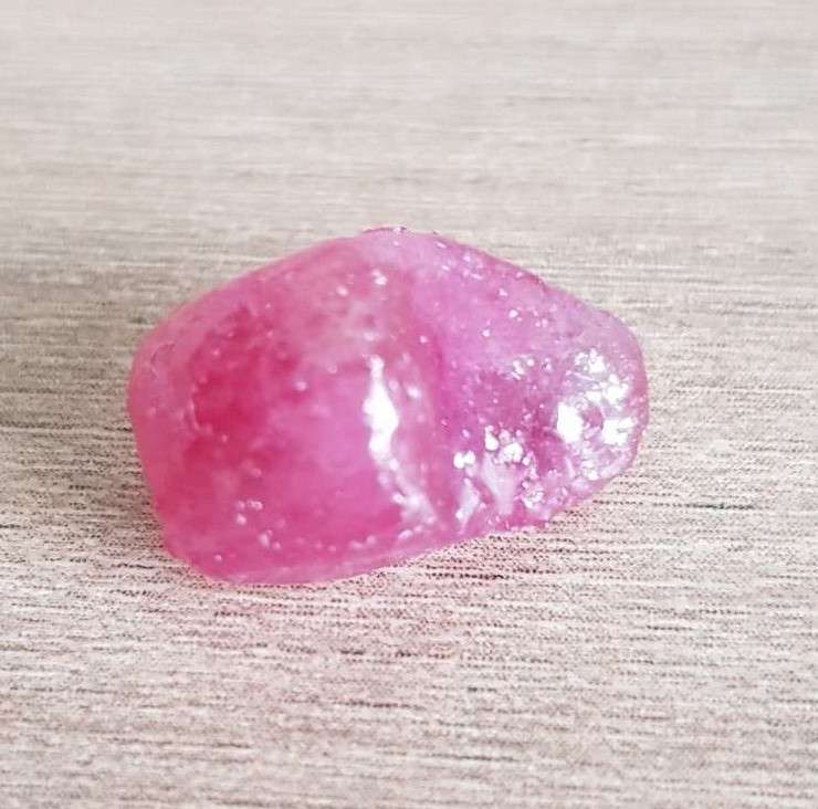 13.65Ct.  Ruby Rough Top Purplish Red Natural