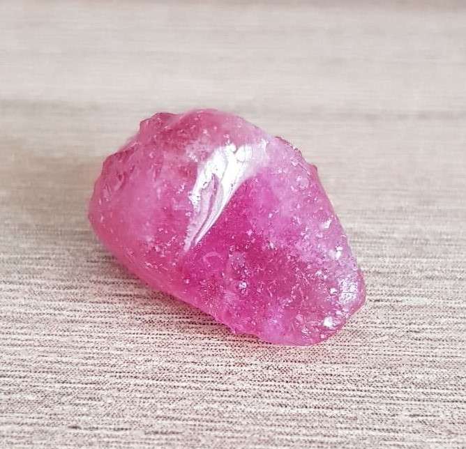 13.65Ct.  Ruby Rough Top Purplish Red Natural