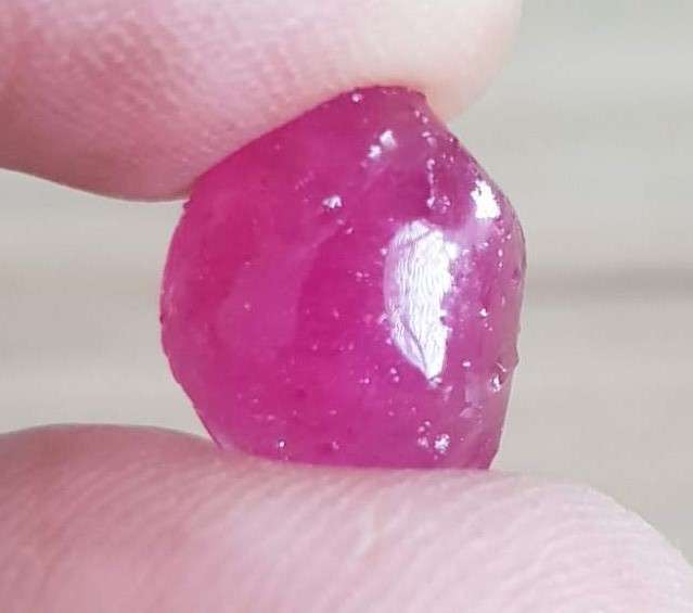 10.12Ct.  Ruby Rough Top Purplish Red Natural