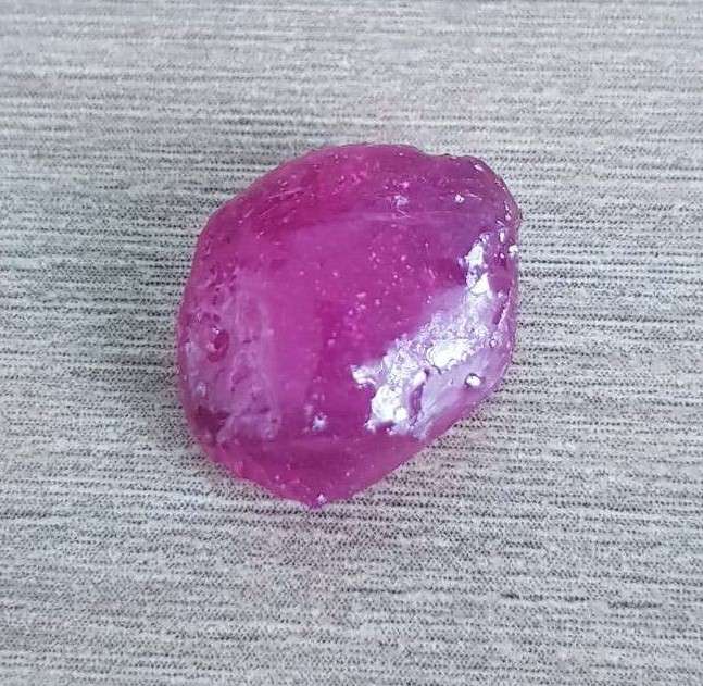 10.12Ct.  Ruby Rough Top Purplish Red Natural