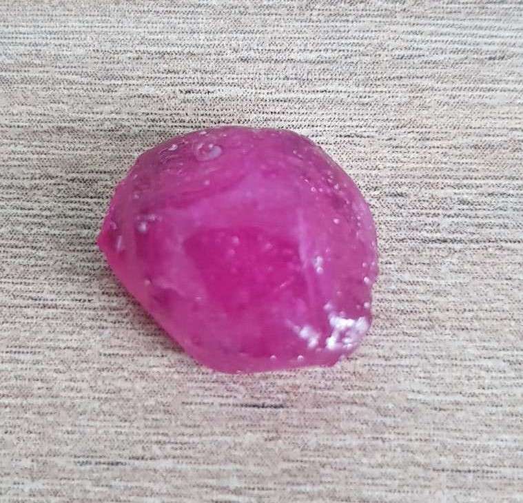 10.12Ct.  Ruby Rough Top Purplish Red Natural