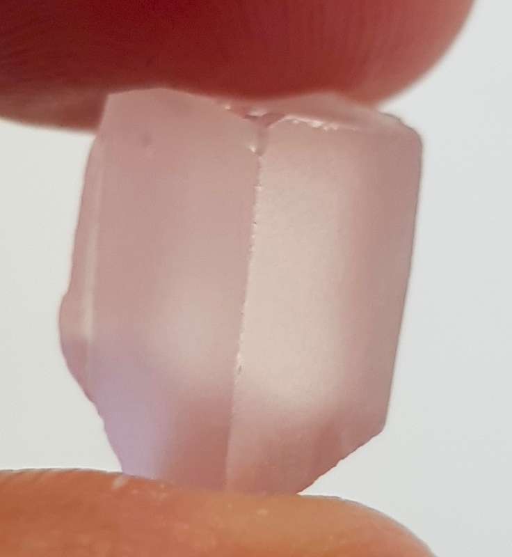 11Carats MORGANITE ROUGH **PINK ** GEMSTONE! NATURAL EYECLEAN