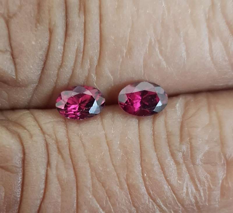 1.24Ct. Rhodolite Garnet Oval Pair**Purplish Red**