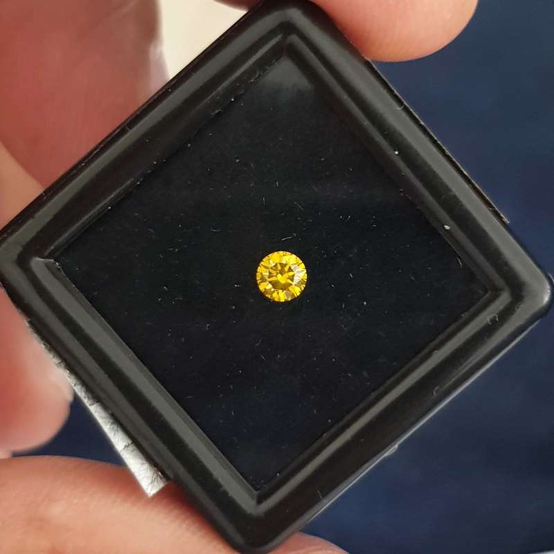0.19cts. Diamond Round SI1 Vivid Golden Yellow **CERTIFIED**Natural
