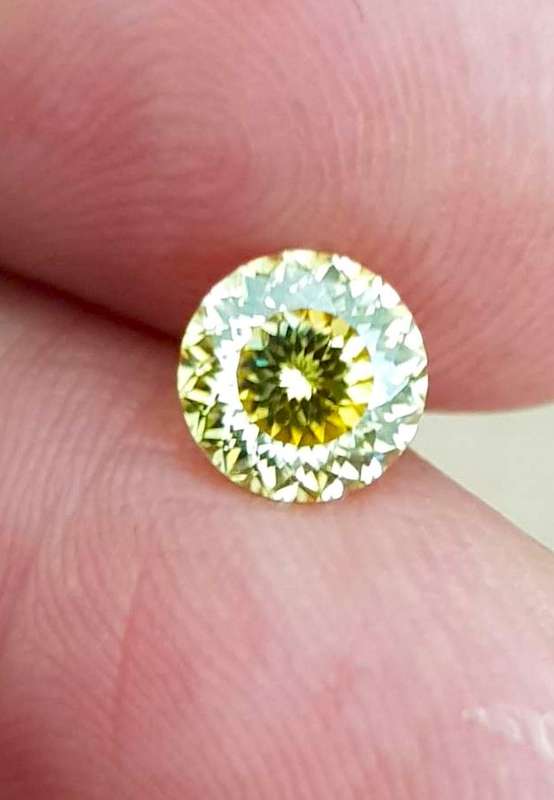 Lemon Moissanite 1Ct  **100 Facetted Cut** VVSI  ROUND **GRA Certified **BRILLIANT CUT
