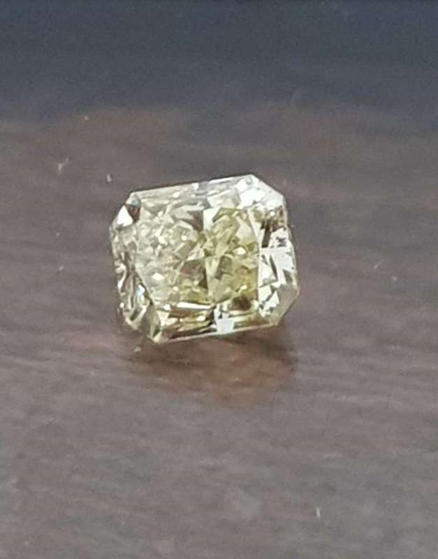 0.41cts Diamond Radiant Cut K/VVS2 **Certified**Fancy Yellow