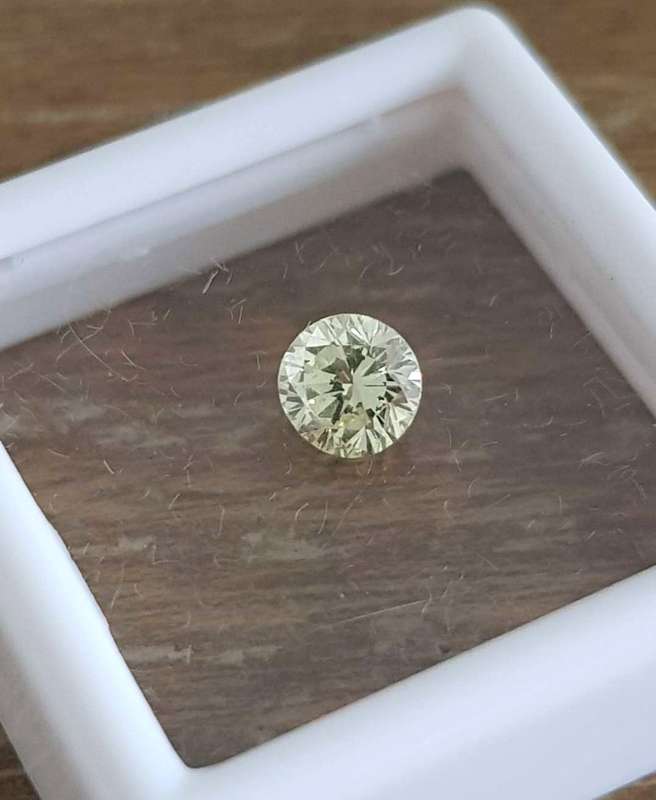 0.52cts Diamond Round Cut VS1 / Fancy Yellow**Certified**