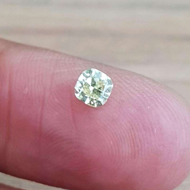 0.50cts Diamond Cushion Cut **Certified**Fancy Vivid Yellow VS1