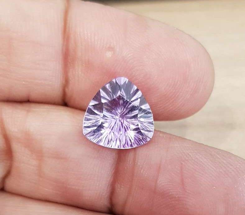 5.25Ct. Amethyst Purple Triangular Concaved Cut Precious Gem Ravishing Colour! LOOSE  GEMSTONE