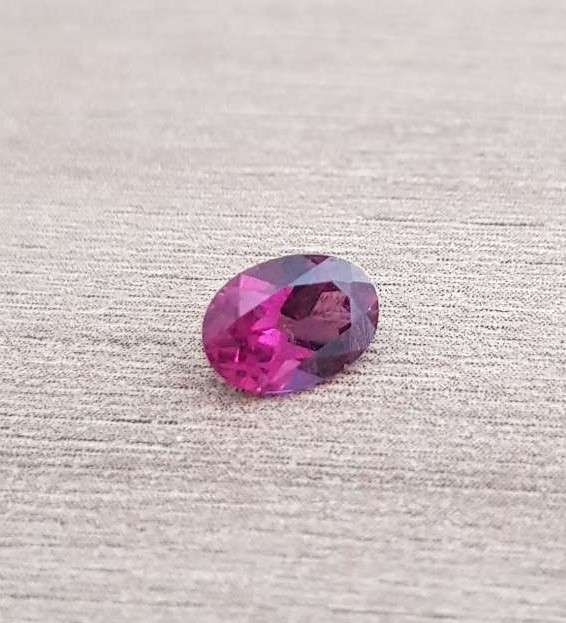 1.10Ct. Rhodolite Oval Hot Pink Purple Good Color Garnet Natural
