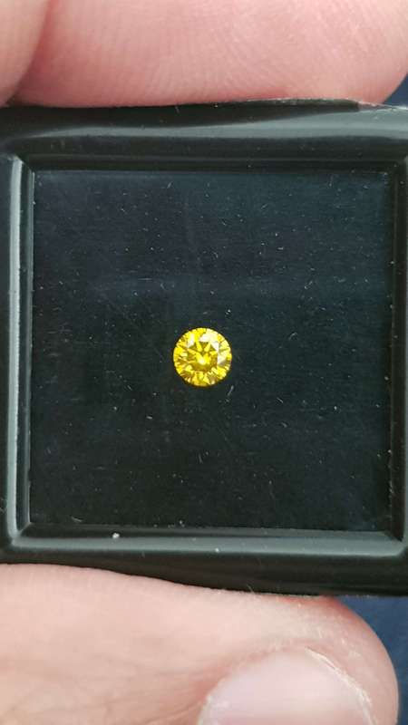 0.19cts. Diamond Round SI1 Vivid Golden Yellow **CERTIFIED**Natural