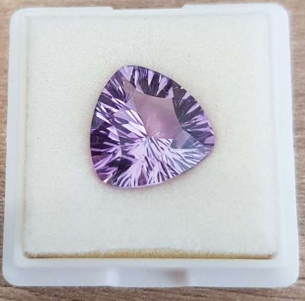 5.25Ct. Amethyst Purple Triangular Concaved Cut Precious Gem Ravishing Colour! LOOSE  GEMSTONE