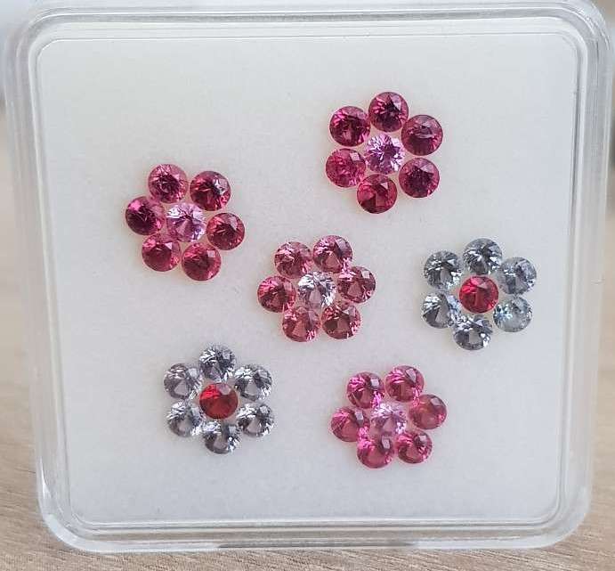 Spinel Fancy Color  42Pcs/3.08Ct Round Diamond Cut 2.5mm.Beautiful  Mae Sai