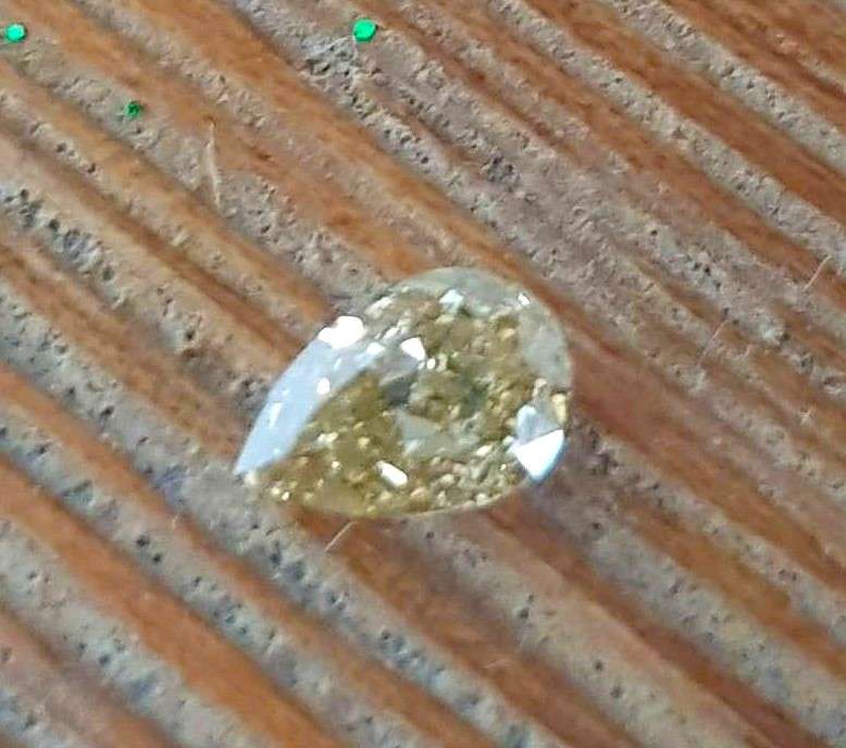 0.33CT. DIAMOND PEAR CUT  YELLOW LOOSE NATURAL SI1 Natural
