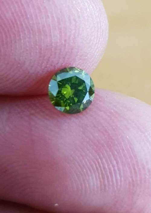 0.52Cts   DIAMOND ROUND**EGL CERTIFIED** SPARKLING GREEN NATURAL