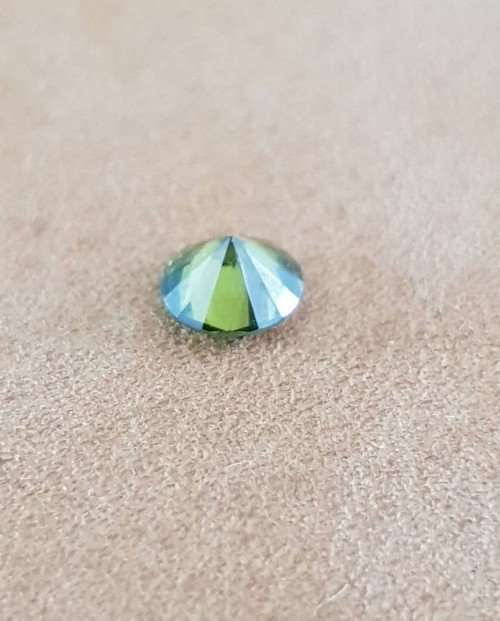0.52Cts   DIAMOND ROUND**EGL CERTIFIED** SPARKLING GREEN NATURAL