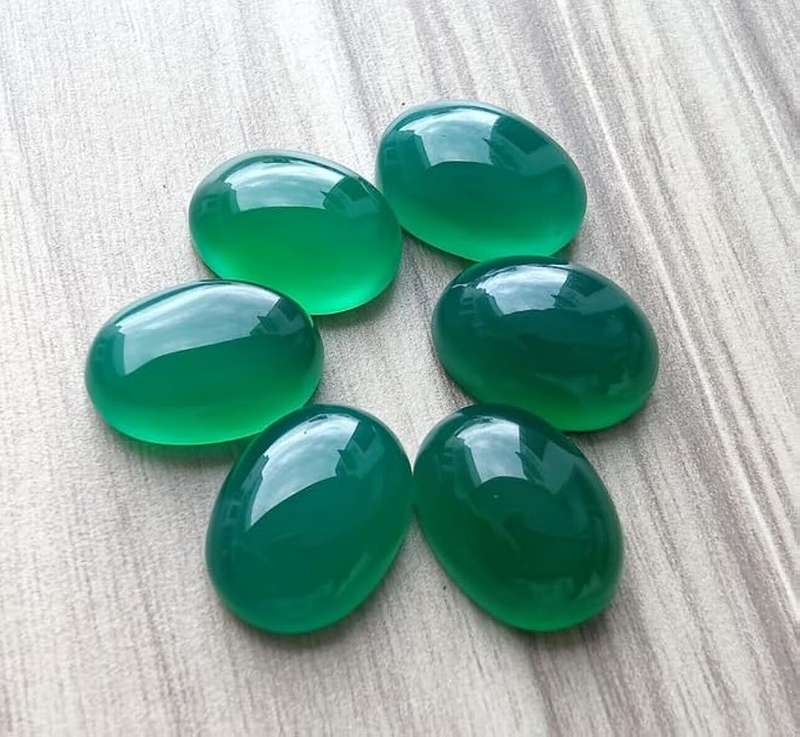 Green Onyx Oval cabochon  4 Pieces 5x7mm Brilliant gemstone