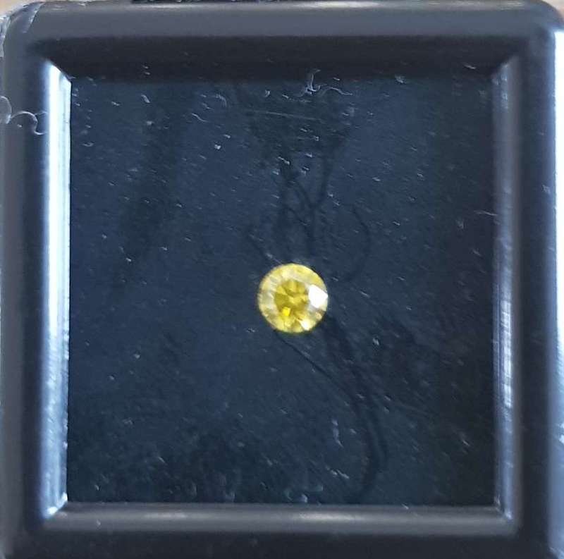 0.19cts  Diamond Round Cut  Vivid Canary Yellow  SI1 Loose Natural Diamond **CERTIFIED**