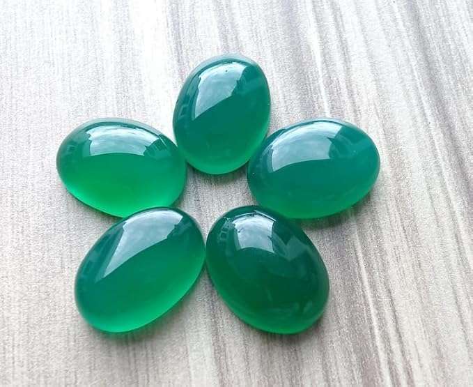 Green Onyx Oval cabochon  4 Pieces 5x7mm Brilliant gemstone