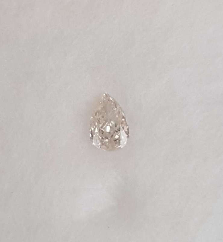 0.12cts Diamond Pear Cut VS2 Light Pink  **CERTIFIED**