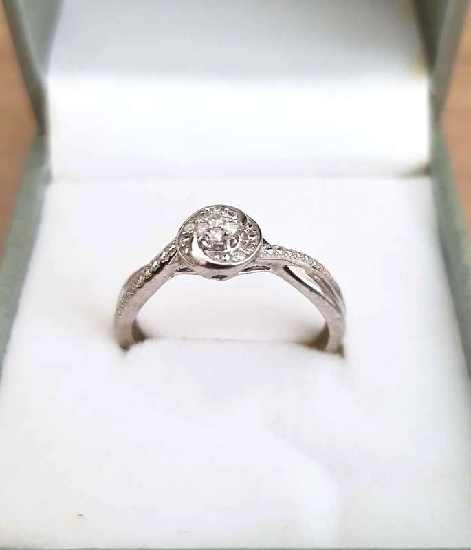 0.200ct  CLUSTER DIAMOND RING ROUND CUT **WHITE GOLD** DESIGNER
