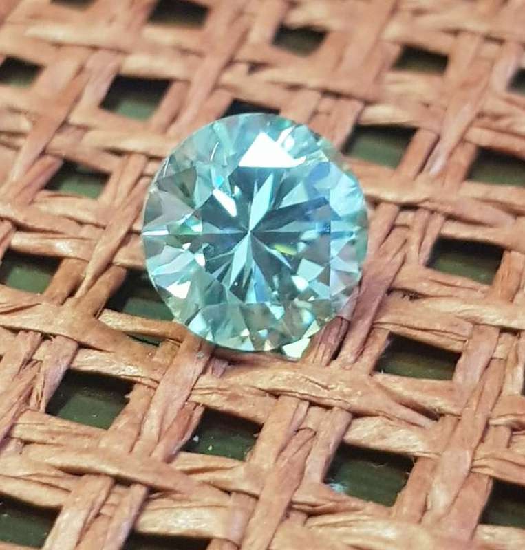 4.05ct  Moissanite VVS1  Green Round Excellent Cut Loose