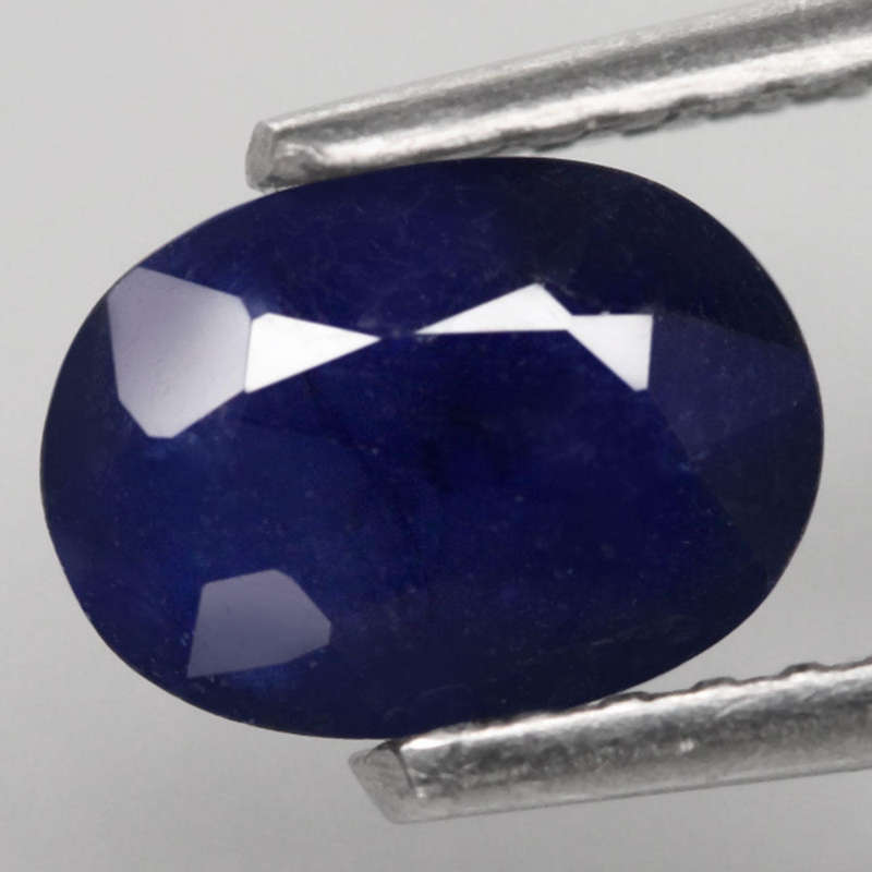 1.05Ct.  Sapphire Blue Oval Normal Heated Thailand Ravishing Natural Gemstone