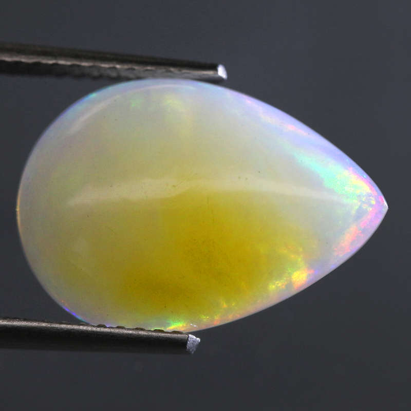 3.25Ct. Opal Pear Cabochon Multi Colours Glittering Rainbow 3D! Ethiopian Natural