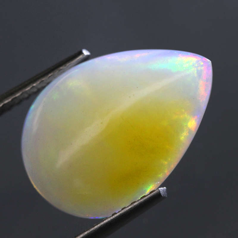 3.25Ct. Opal Pear Cabochon Multi Colours Glittering Rainbow 3D! Ethiopian Natural