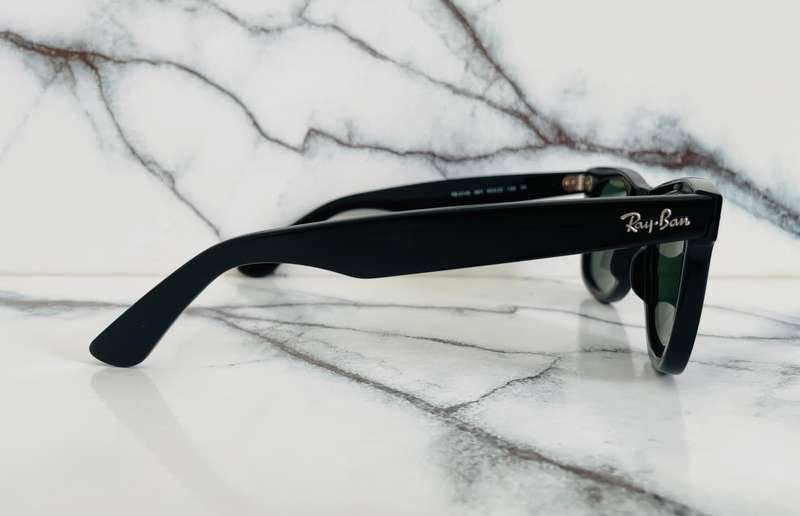 Ray-Ban Wayfarer Classic Black Sunglasses   RB2140 Gradient Lense